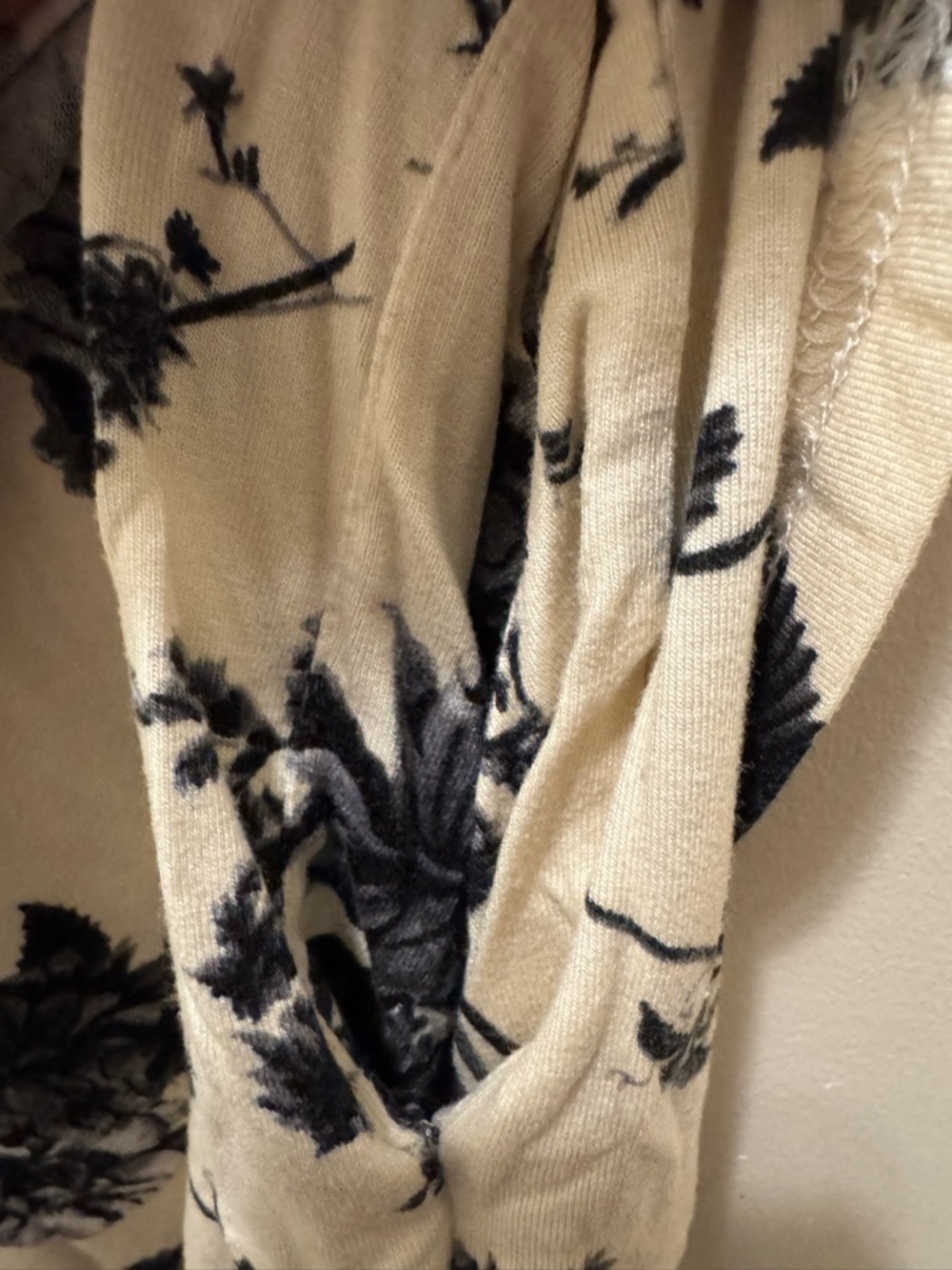 Women’s Black Floral Pajama Set - Picture 5 of 6